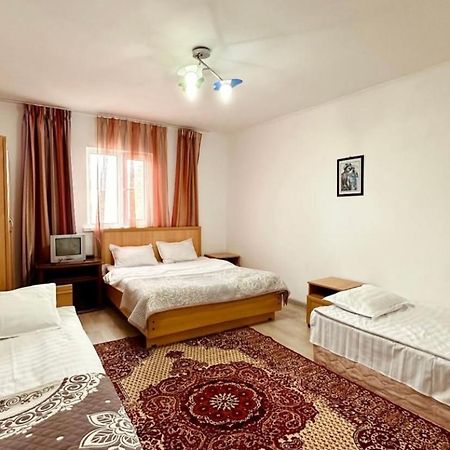 Chilling House Hotel Cholpon-Ata Exterior photo